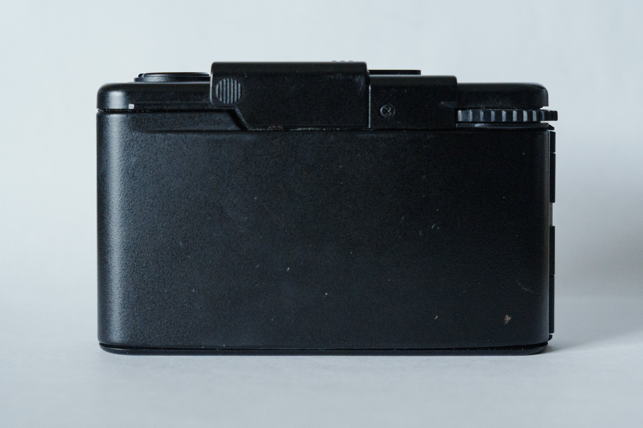 税込8,980円のレンジファインダー機（前編）｜会社員とカメラ