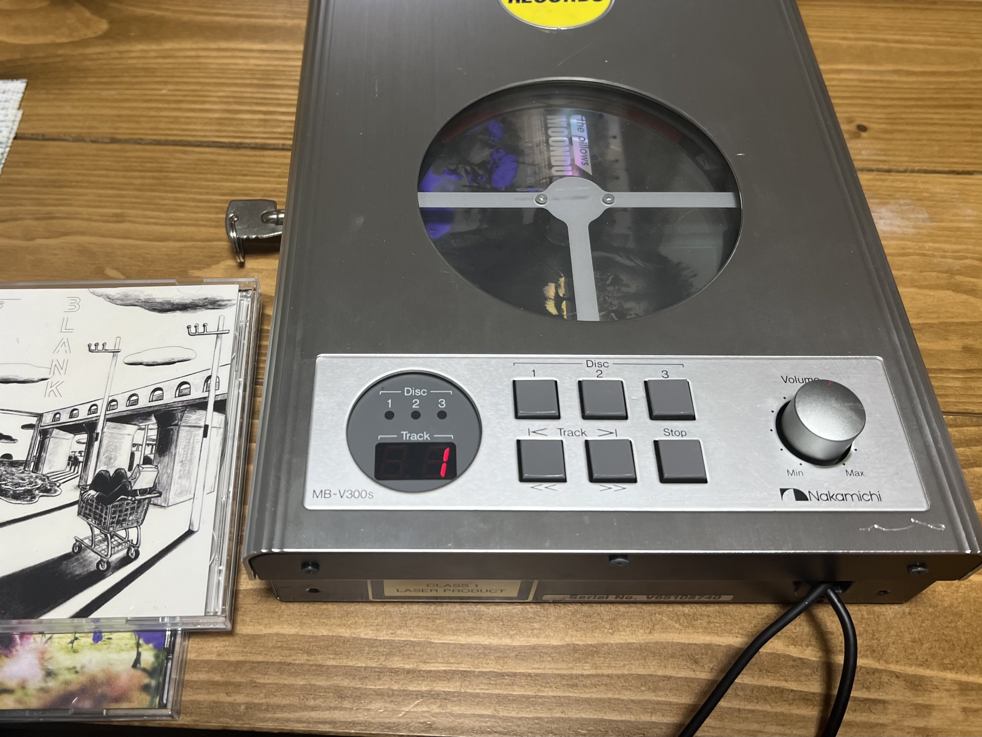 CDショップの試聴コーナーを自宅に再現した｜持ち主