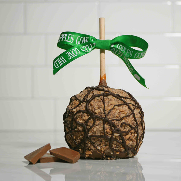 Cookies & Cream Caramel Apple | Apples Gone Wild