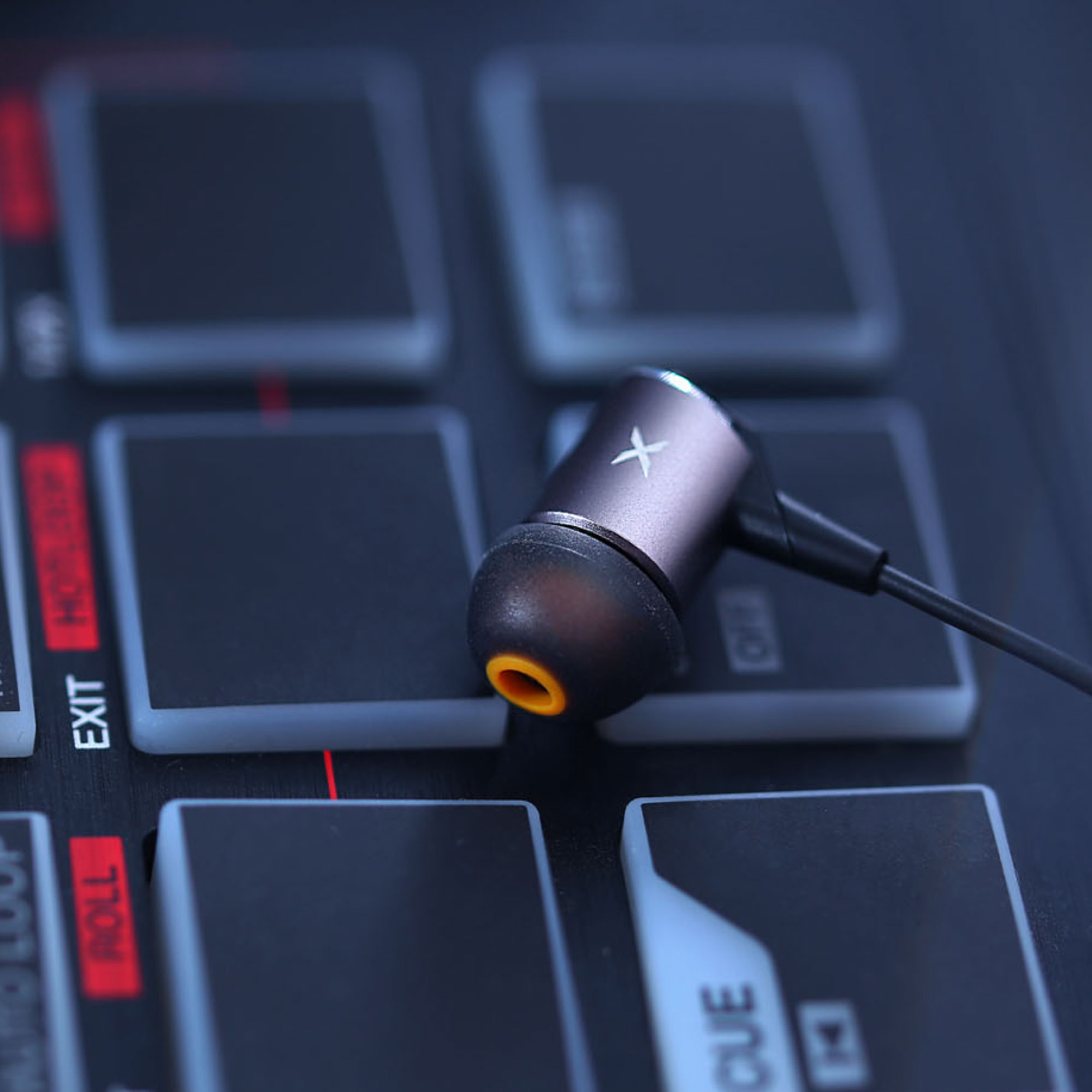 AERO Plus - 空気力学設計カナル型イヤホン- 株式会社アーキサイト