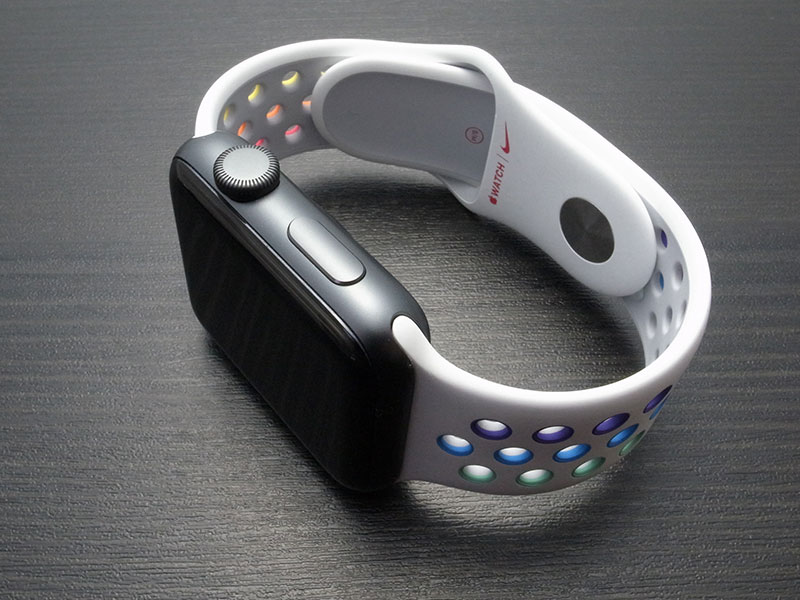レビュー】Apple Watch プライドエディション スポーツバンドとNike