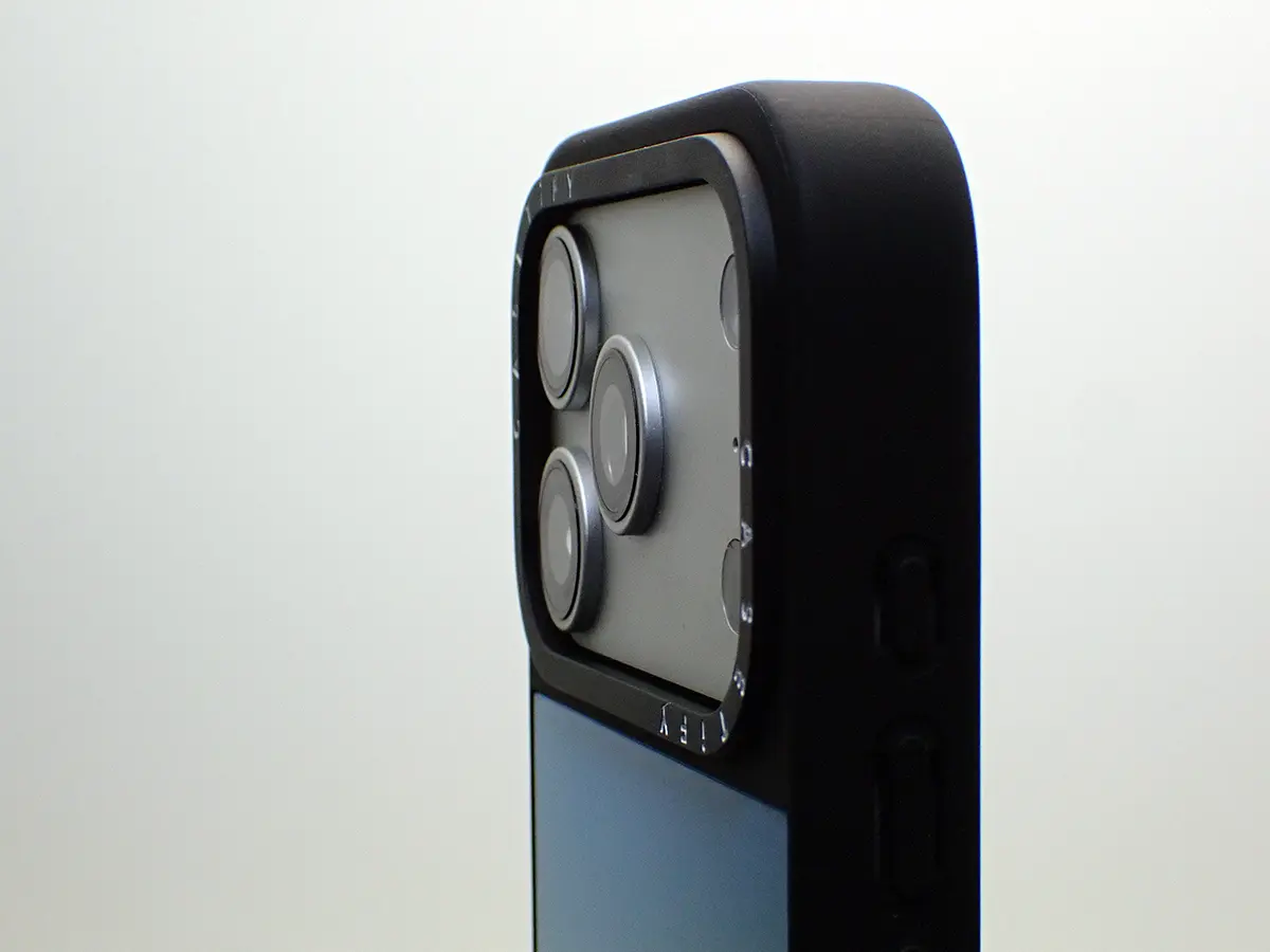 レビュー】CASETiFY iPhone 17 Pro用 グレーズケース MagSafe対応：柄