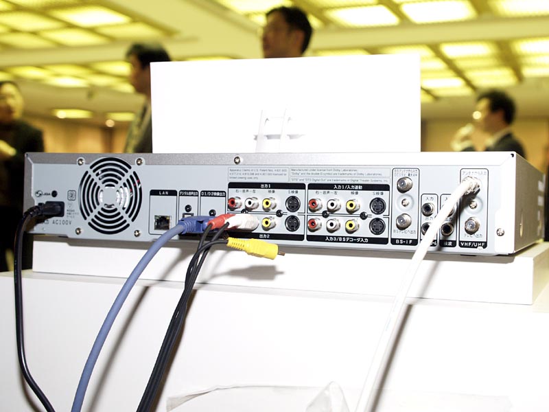 日立、400GB HDD搭載ハイブリッドレコーダ「WOOO」