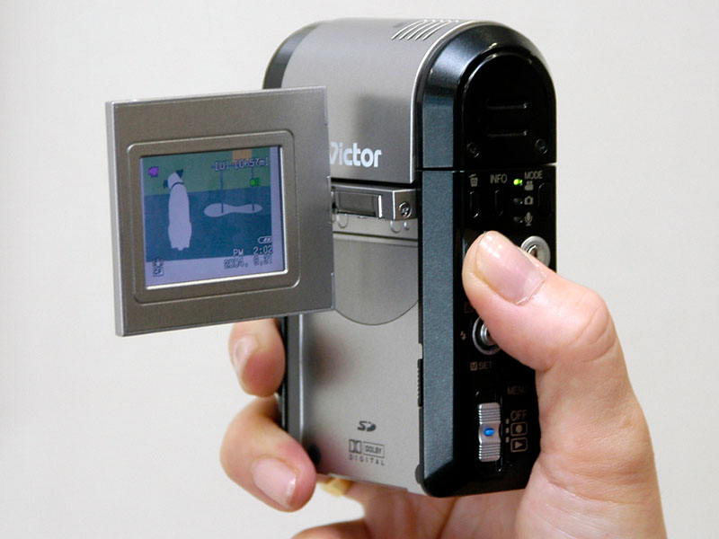 ビクター、1インチHDD/SDカード記録のMPEG-2カメラ