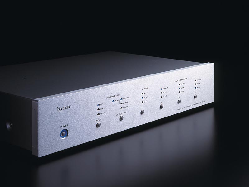 ティアック、DDコンバータ機能を搭載したクロックジェネレータ