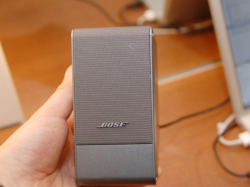 ボーズ、小型スピーカー「M3」の低価格モデル「M2」