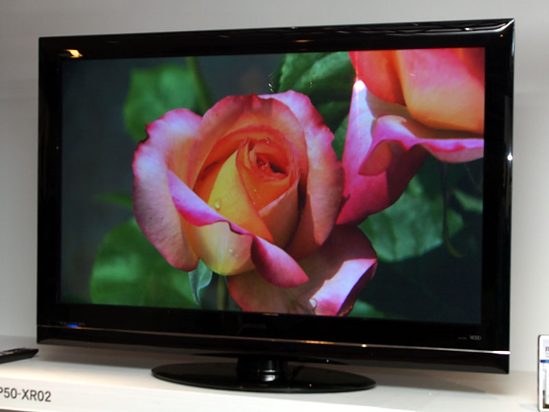 日立、コントラスト3万:1の50型フルHDプラズマテレビ