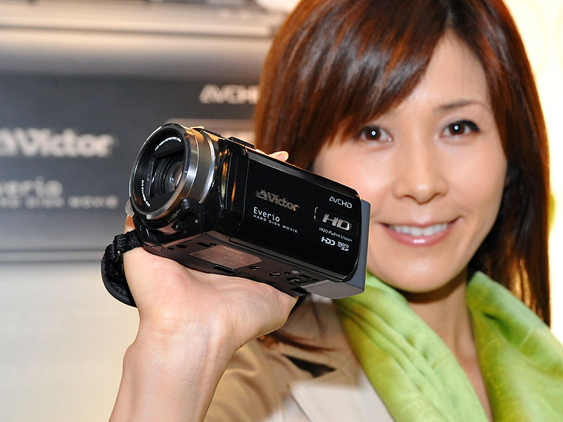 ビクター、AVCHD/MPEG-2両対応のHDD搭載「Everio」