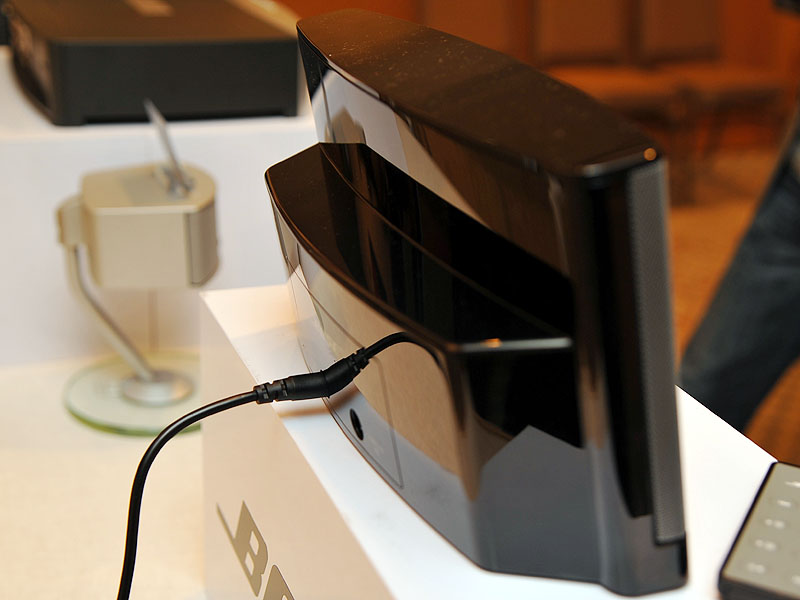 ボーズ、据え置き型iPodスピーカー「SoundDock」の新モデル