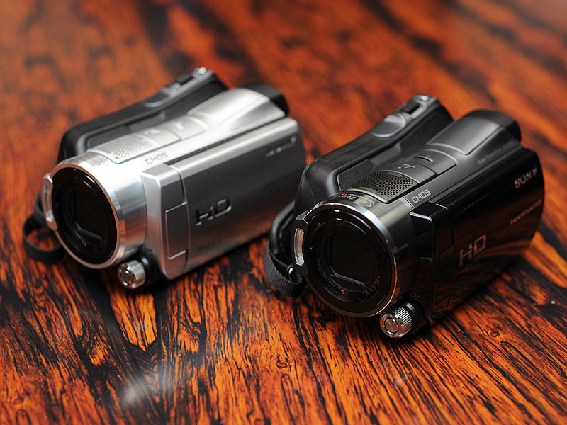 ソニー、フルHD録画対応のHDD内蔵型AVCHDハンディカム