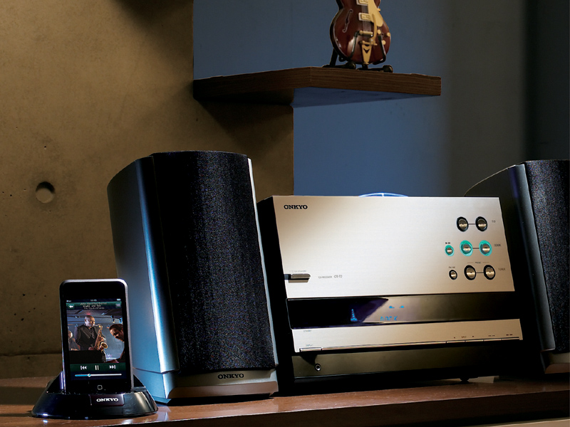 オンキヨー、iPodドック付属のCDオーディオシステム