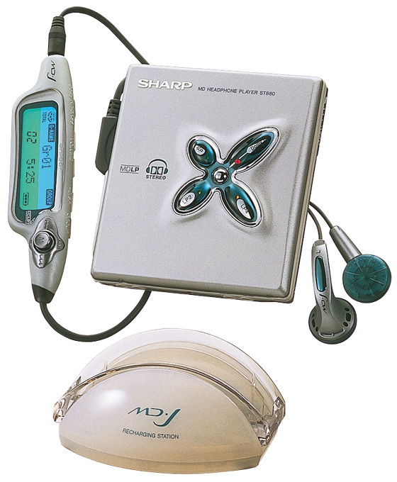 シャープ、業界初のドルビーヘッドフォン搭載ポータブルMDプレーヤー