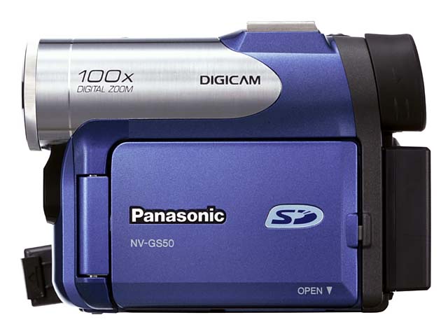 松下、3CCD搭載で世界最小サイズのDVカメラ「NV-GS70K」