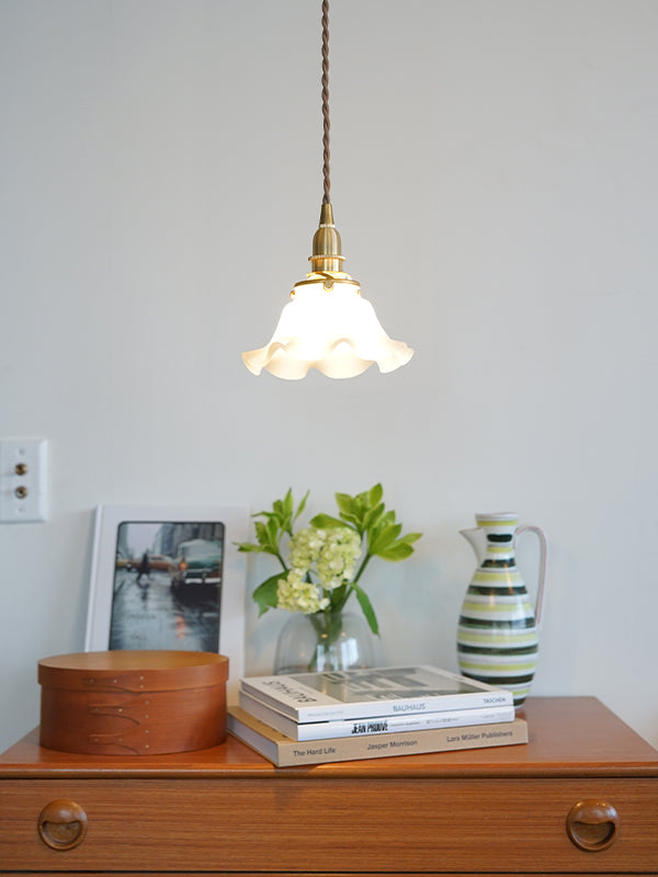 ミルクグラス シェード ウェーブM | AXCIS ONLINE