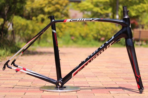 S-WORKSの名を冠した最強のアルミモデル。SPECIALIZED S-WORKS allez