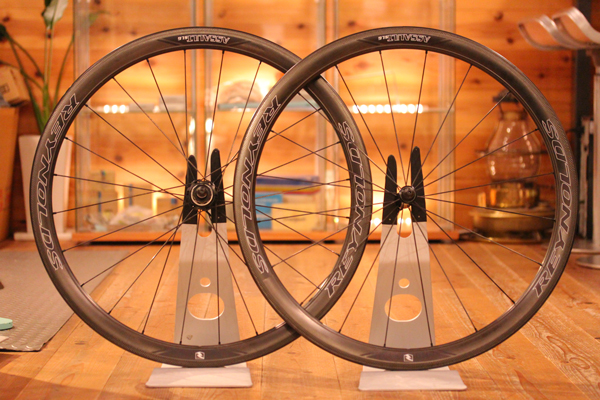 常用力に長けたカーボンクリンチャー REYNOLDS（レイノルズ）ASSAULT