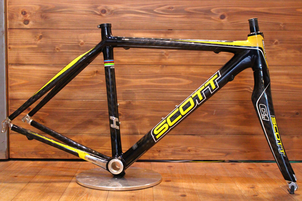 買取で入荷！SCOTT（スコット）CR1 PRO 軽量カーボンフレーム 2007年