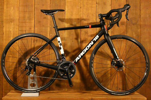 ディスクブレーキ搭載のエントリーカーボン ARGON18 KRYPTON XROAD