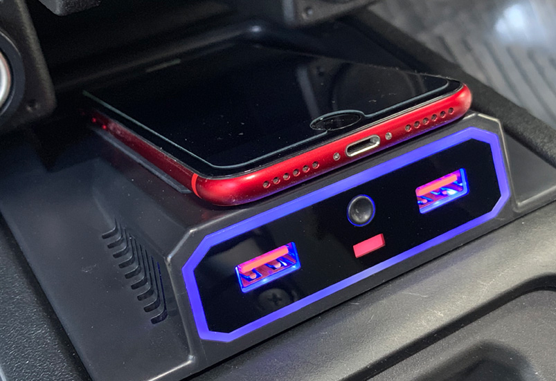 EXTRA WIRELESS CHARGER with USB PORT for JIMNY JB64/JB74