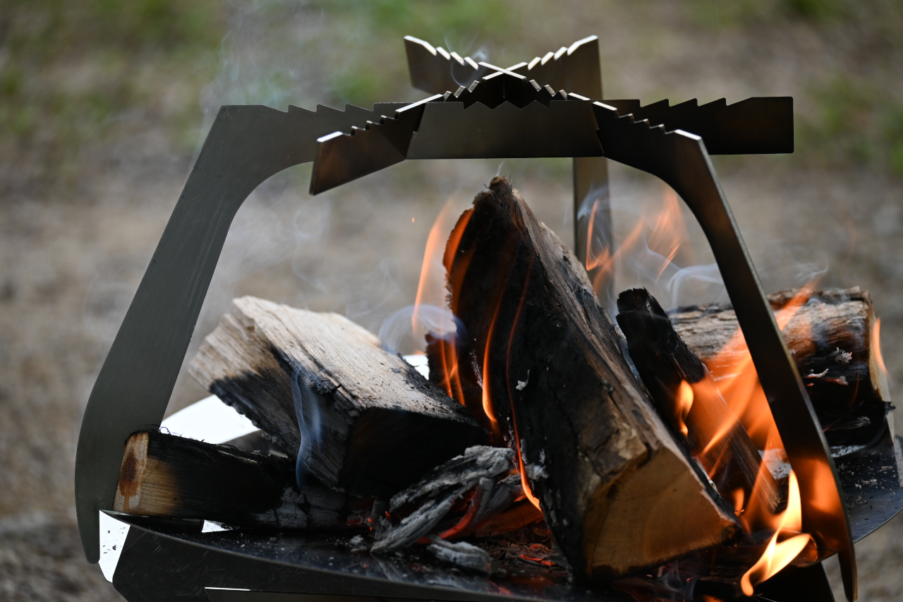 五徳（火炉裏用） - bished