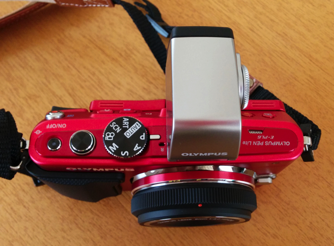 OLYMPUS PEN Lite E-pl6がやってきた！赤（撮影機材編）