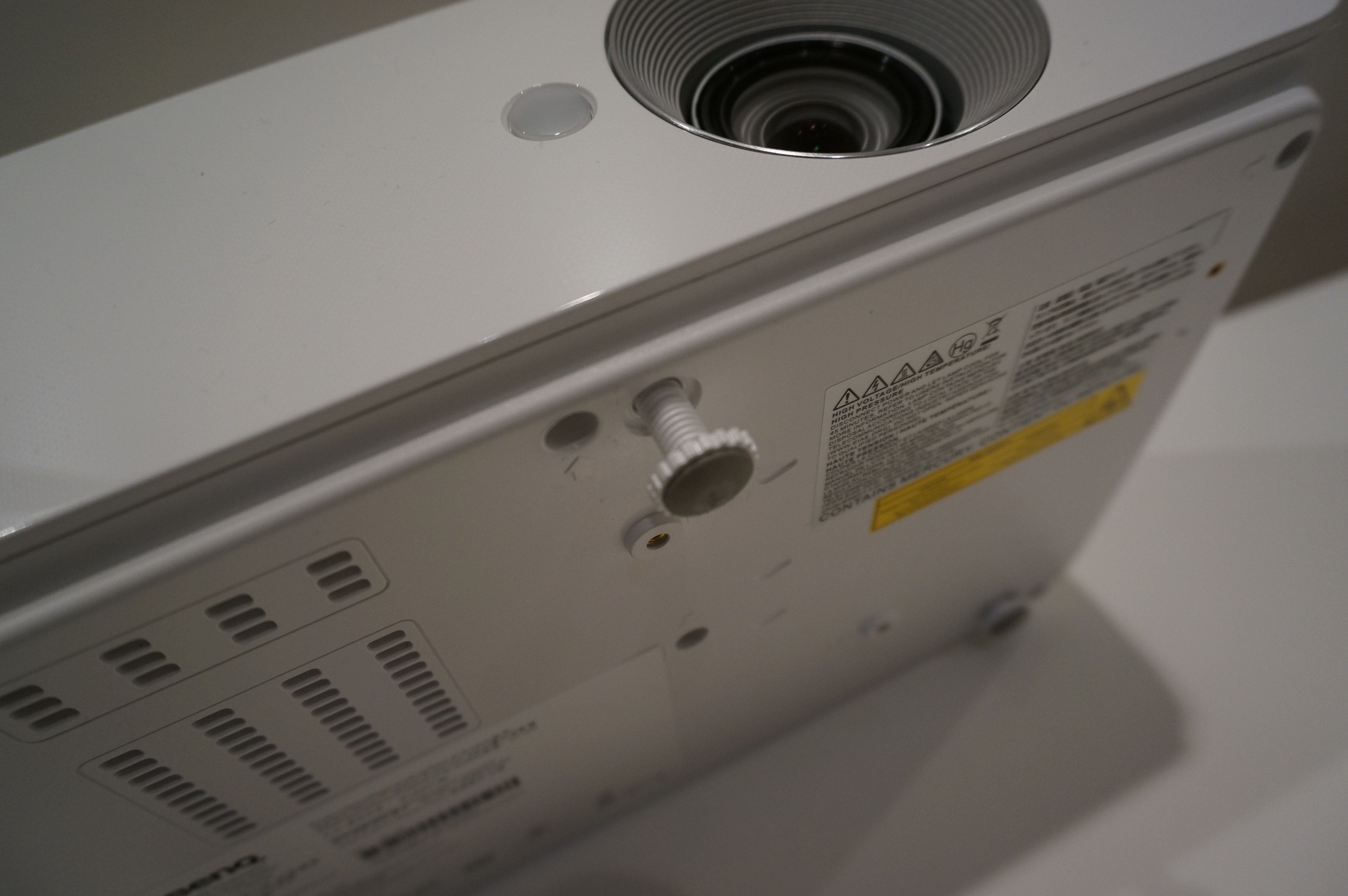 Huluが「映画」になる100インチスクリーンの臨場感。BenQのホーム