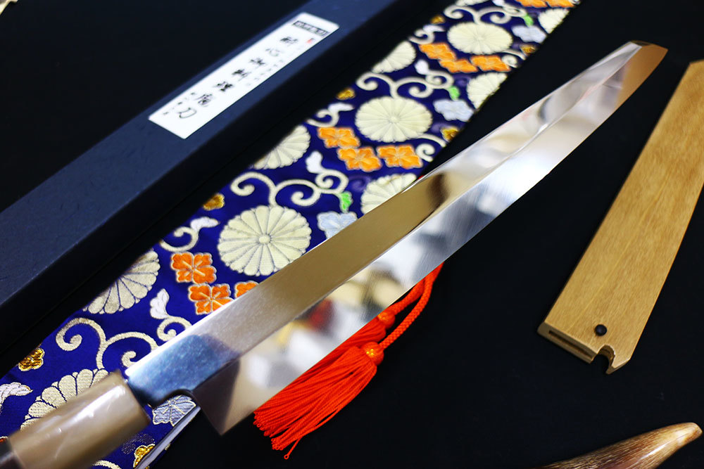 白一水本焼剣型フグ引き渡し | 大阪 堺 酔心 SUISIN