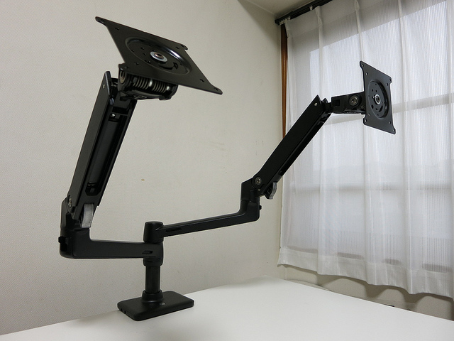 HP シングルモニターアーム』を支柱1本でデュアル化してみる | ヲチモノ