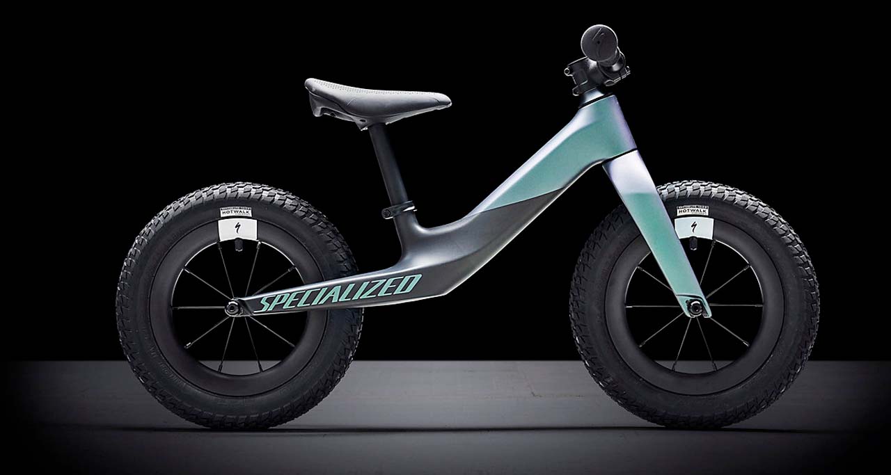 Specializedがフルカーボンのキックバイク「Hotwalk Carbon」を