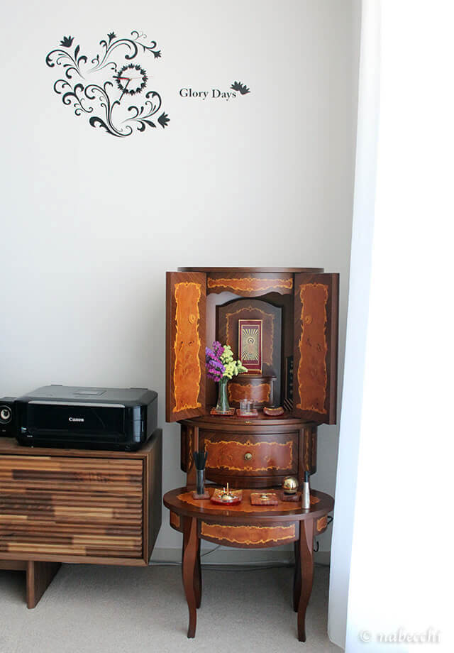 イタリア製モダン仏壇『マリア』コンパクトでおしゃれな曲線美が決め手