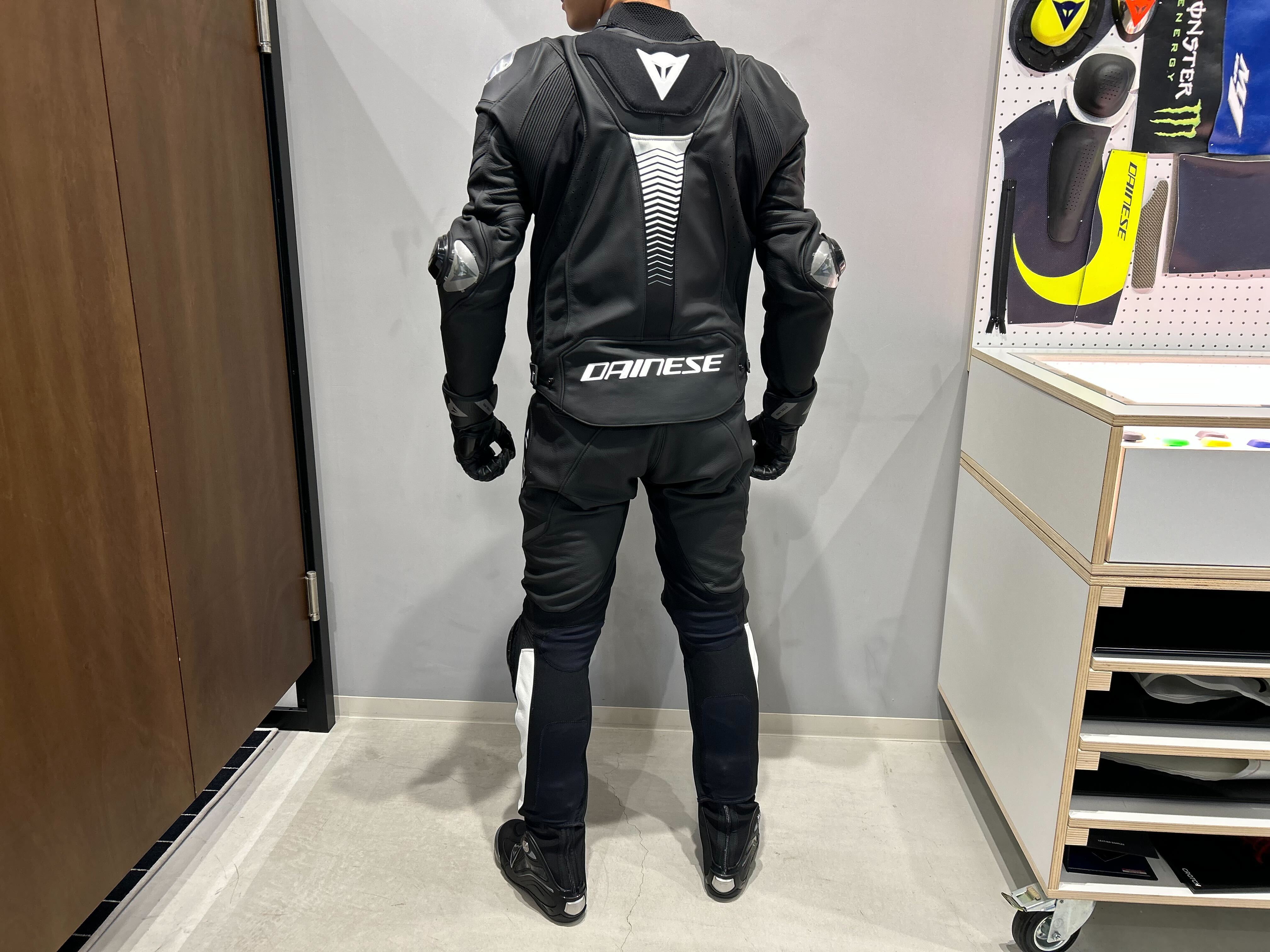 バイクシーズンに向けてお勧め最新レザーパンツのご紹介【SUPER SPEED