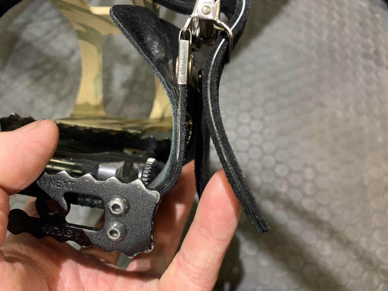 MASH* nylon double toe clips (floral) - BLUE LUG ONLINE STORE