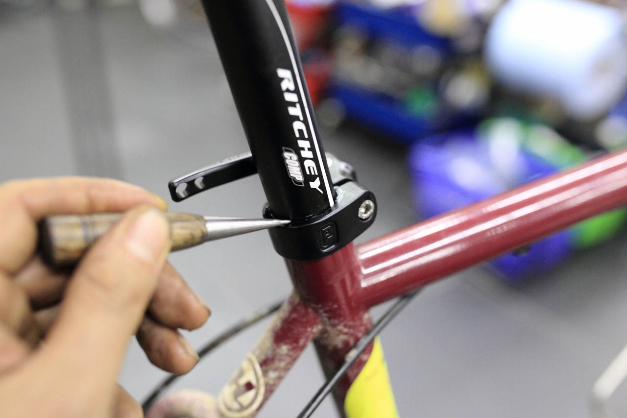 PAUL* quick release seatpost collar (blue/black) - BLUE LUG ONLINE