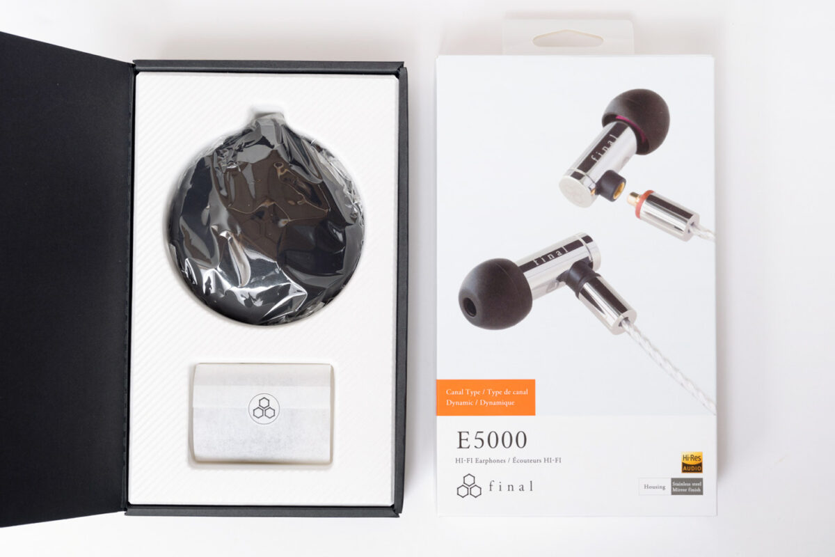 final「E5000」レビュー。音もつけ心地も“自然”なイヤホン