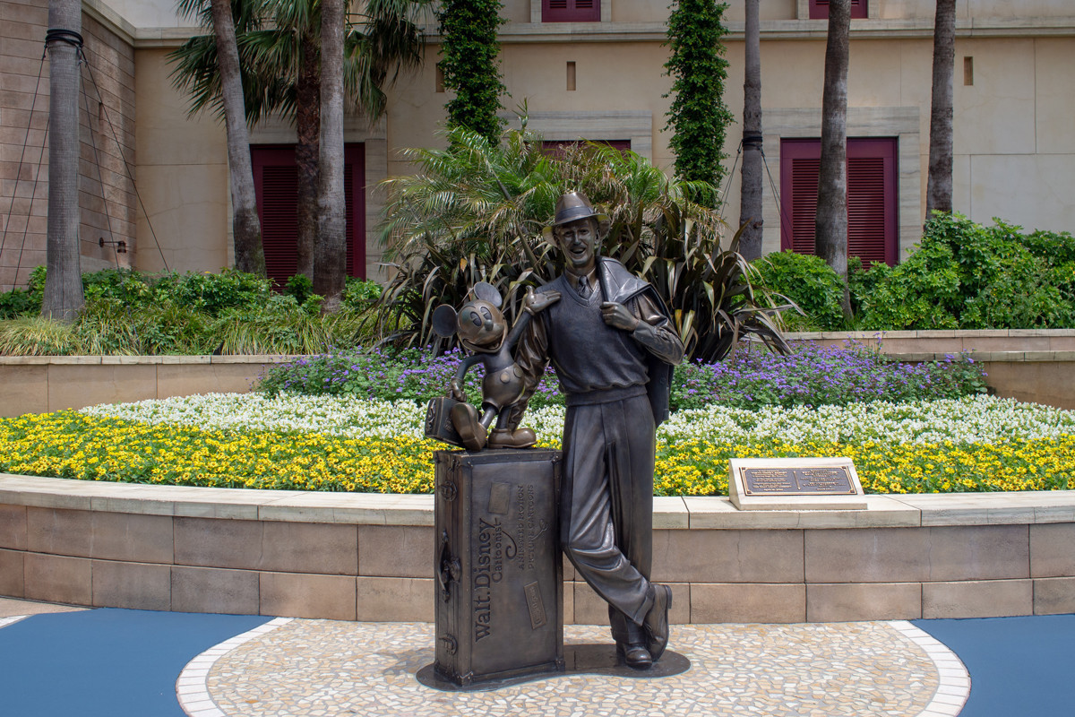 walt-disney-history-j40799.jpg