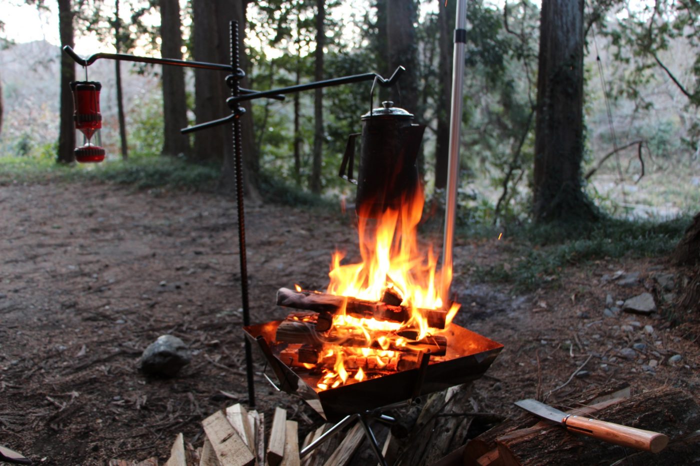 レビュー】CAMP MANIAのファイヤーハンガーはカッコいい男のロマン道具