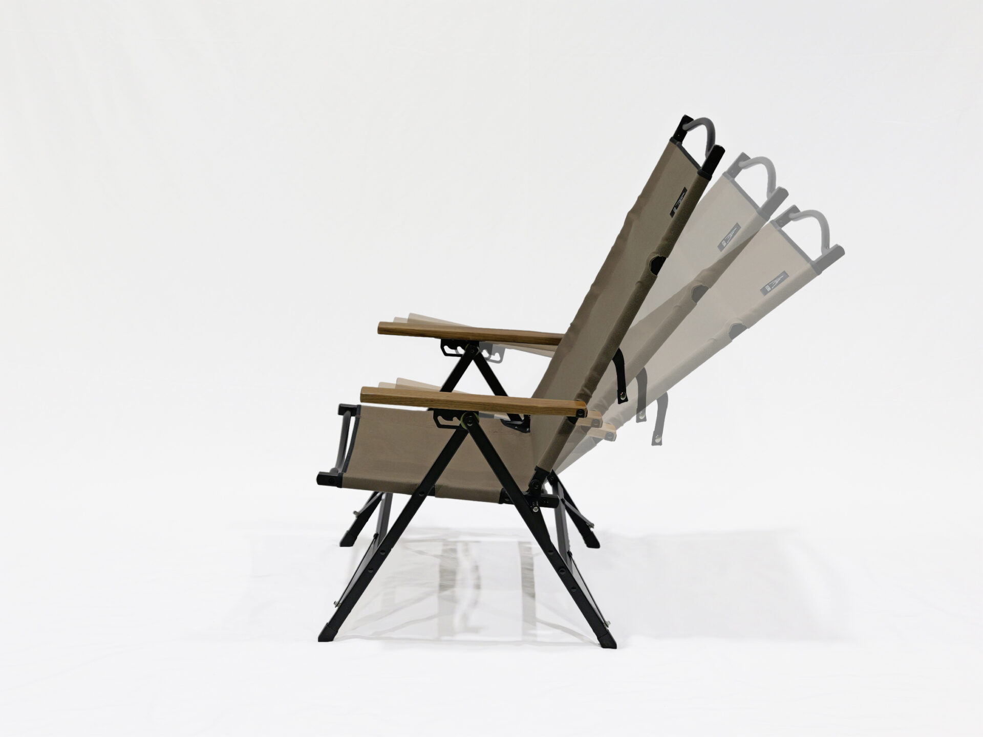 ラーテルワークスから「ストレージコンパクトリクライニングチェア