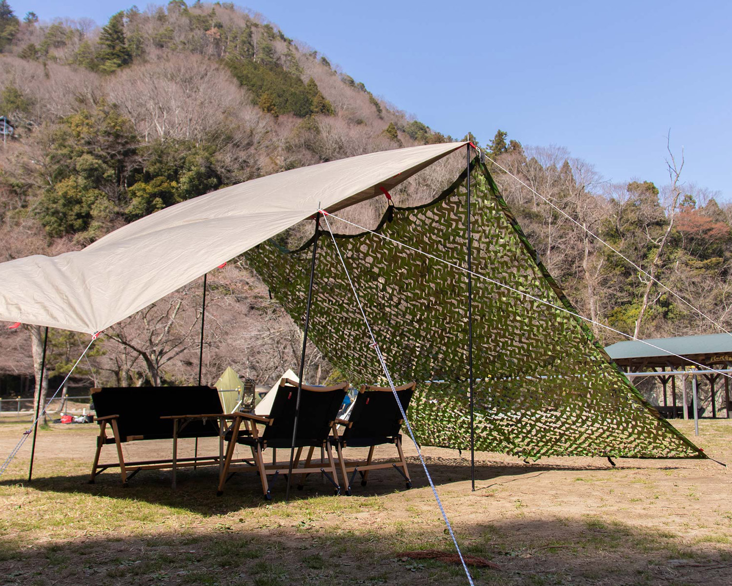 フィールドアから目隠しになる迷彩ネットタープ登場 | キャンプレビュー