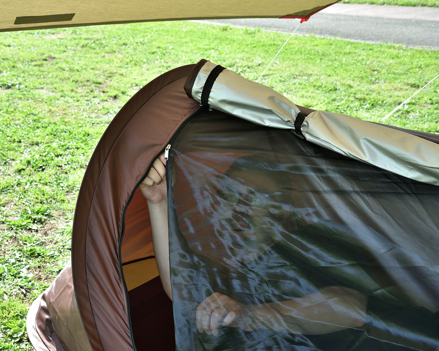 フィールドアからフルクローズにできる「ポップアップシェルターテント