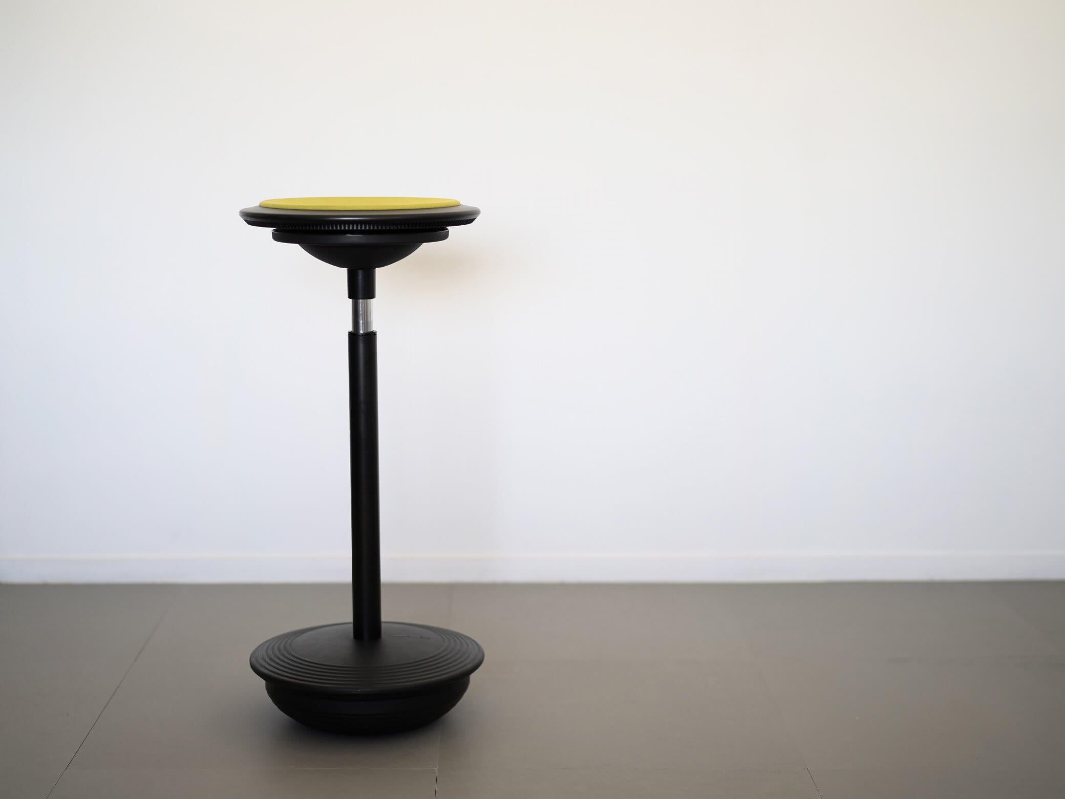 スティッツ 昇降スツール ハーフシーティングチェア ウィルクハーン