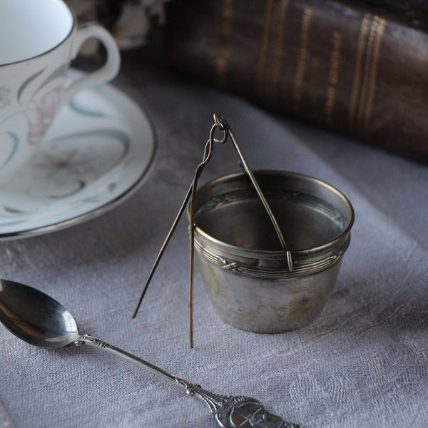 シンプルデザインのティーストレーナー（直径5cm） フランス