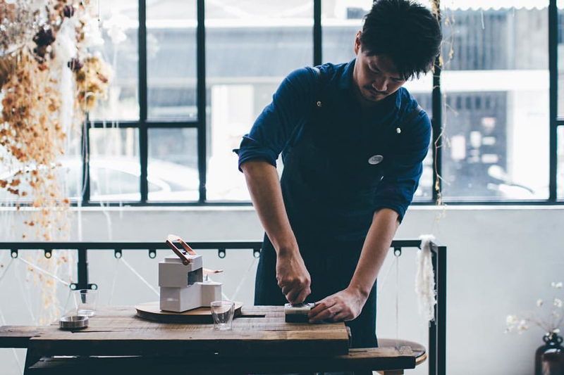 ポップなカラーに胸躍る！電力要らずのエスプレッソマシンが日本上陸