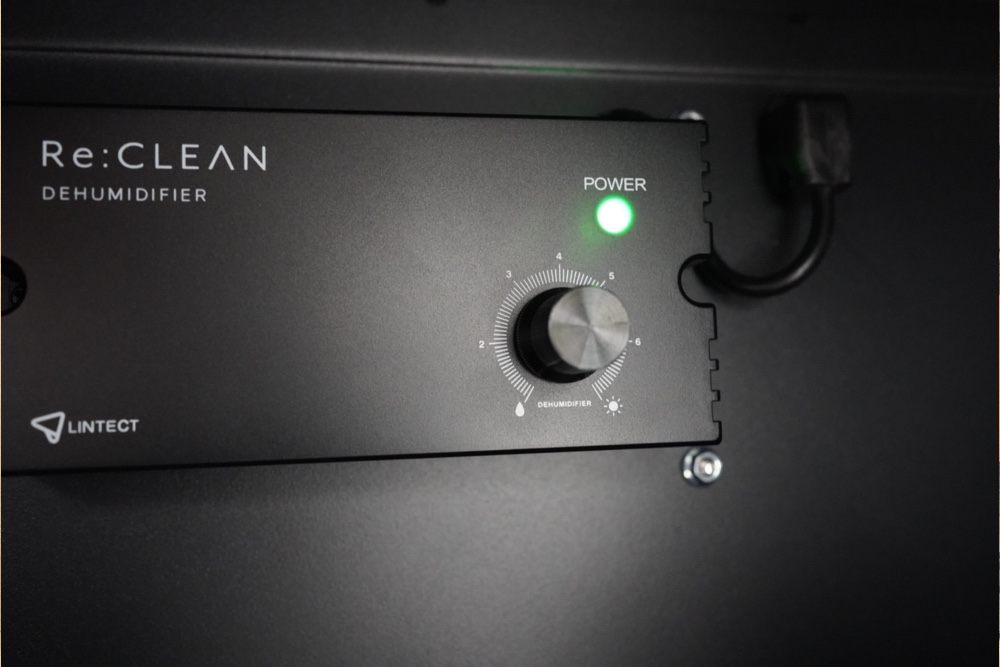 インテリア性も高い コンパクト防湿庫「Re:CLEANドライボックス」を