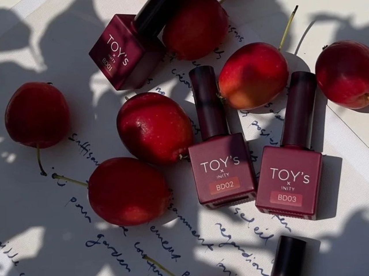 美しさに引き込まれる！誘惑マグジェル♡TOY's × INITY 「ボルドーマグ