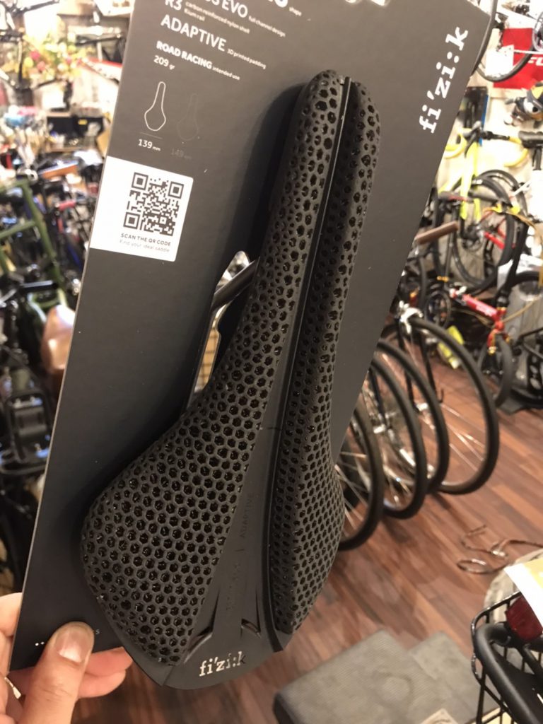 フィジーク ANTARES VERSUS EVO R3 ADAPTIVEサドル 149㎜が入荷しま