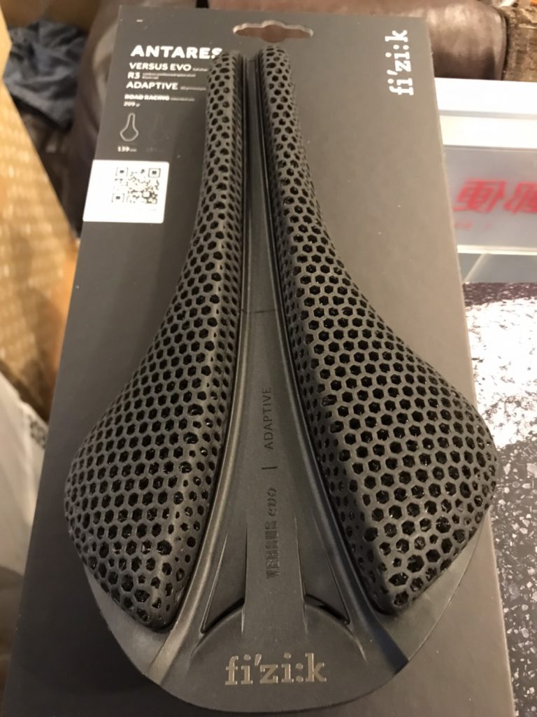 フィジーク ANTARES VERSUS EVO R3 ADAPTIVEサドル 149㎜が入荷しま