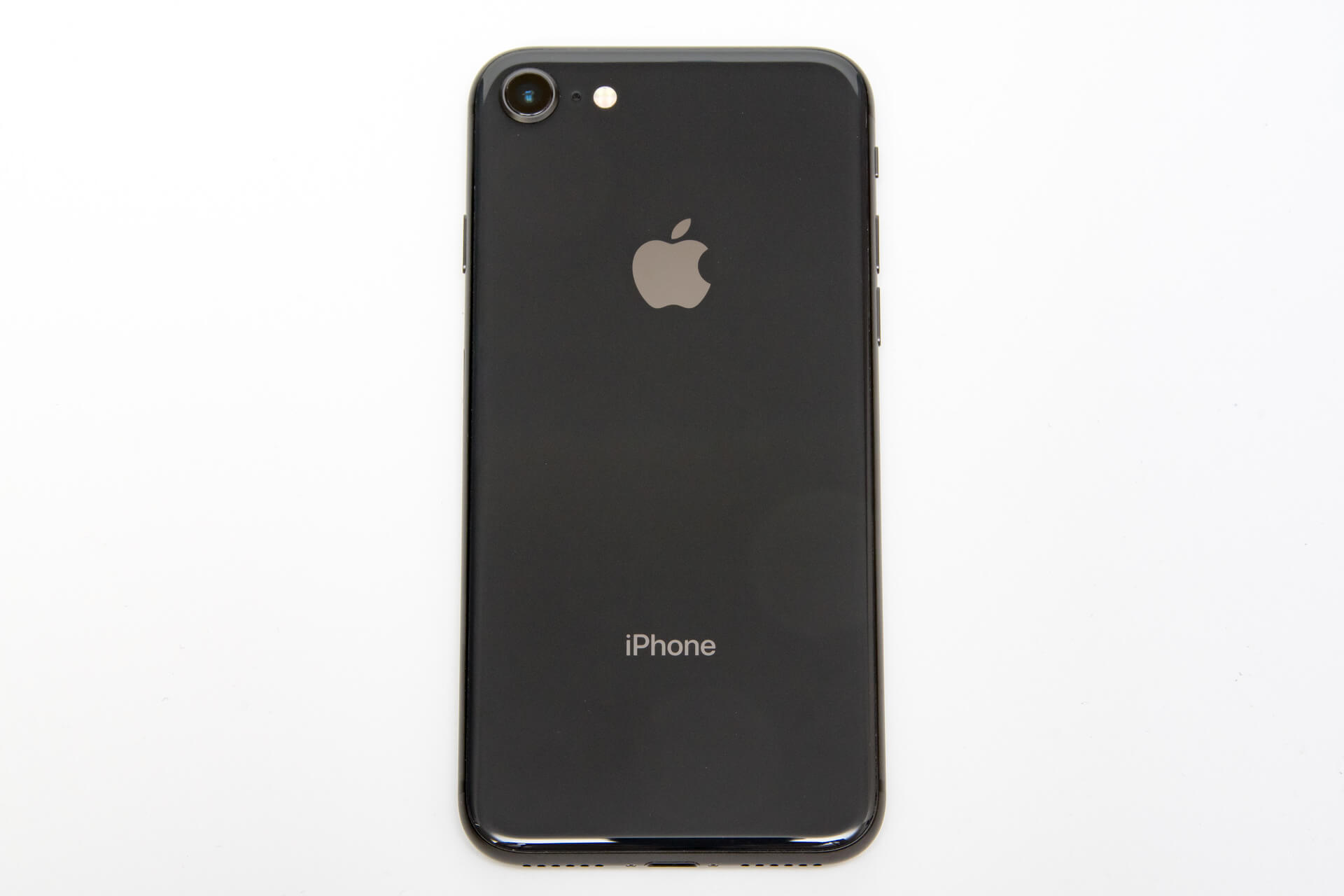 iPhone 8 スペースグレイ フォトレビュー。両面ガラスのデザインはまぁまぁ