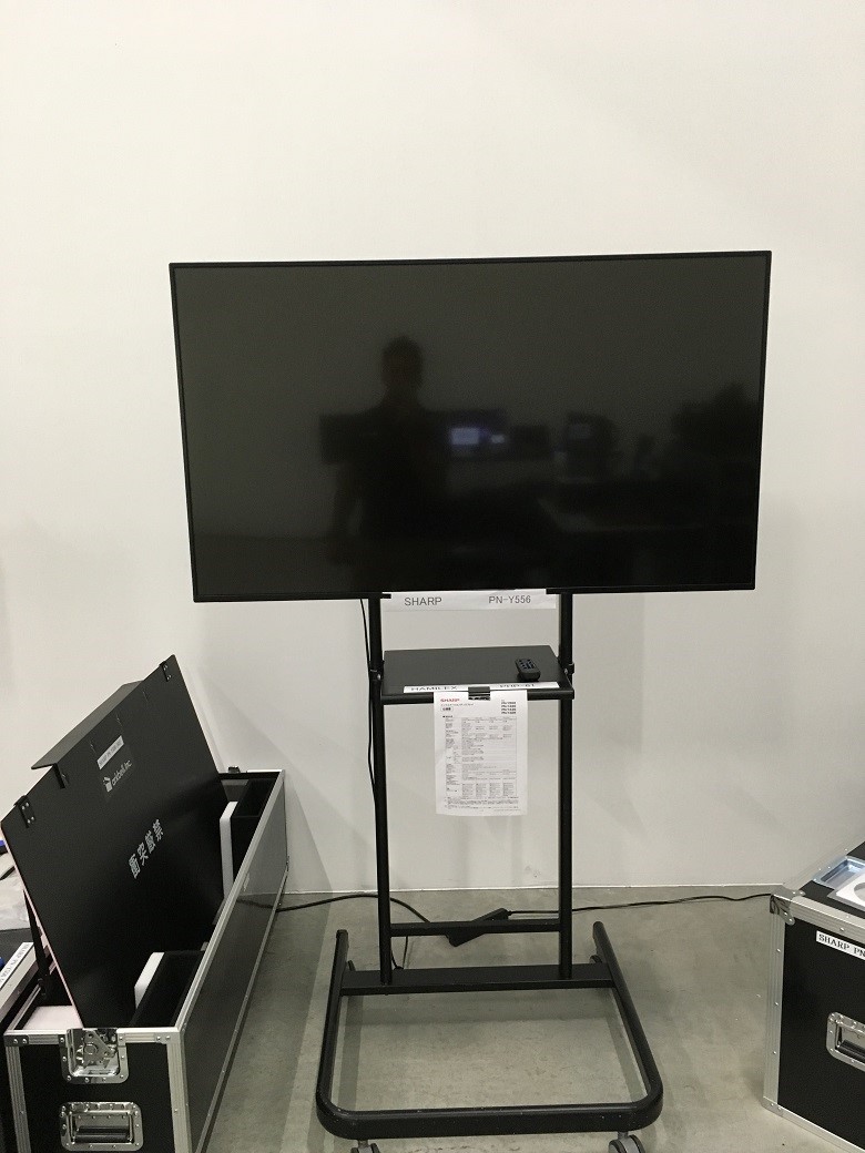 レンタル機材人気機種＜SHARP PN-Y326/PN-Y556＞ | アークベル 技術