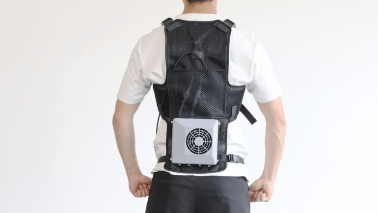 熱くなった身体を広範囲に冷やす！ペルチェチラー方式を採用した