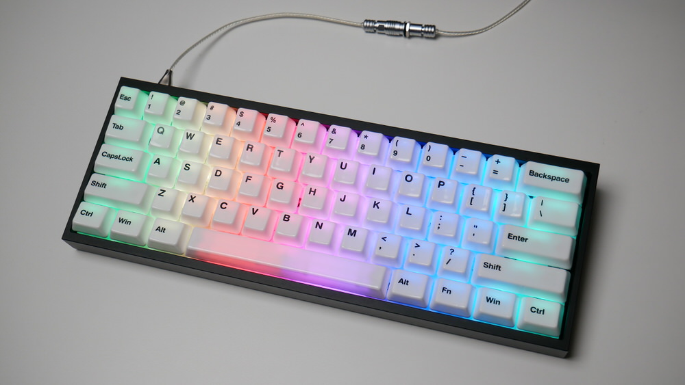 Cerakey レビュー。光沢感があり上品なセラミック製キーキャップ – DPQP